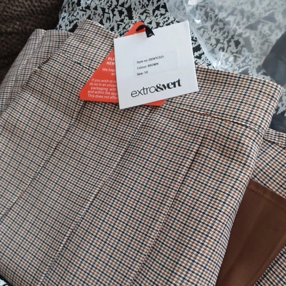 ASOS - Picture 3 of 8